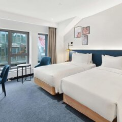 Отель Hilton Garden Inn Riga Old Town Латвия, Рига - отзывы, цены и фото номеров - забронировать отель Hilton Garden Inn Riga Old Town онлайн комната для гостей фото 2