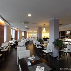 Отель Holiday Inn Genoa City питание