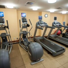 Отель DoubleTree by Hilton - Chelsea США, Нью-Йорк - 8 отзывов об отеле, цены и фото номеров - забронировать отель DoubleTree by Hilton - Chelsea онлайн фитнесс-зал