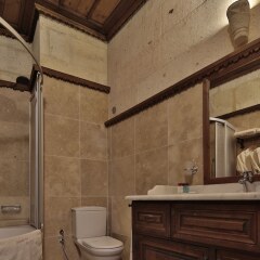 Selcuklu Evi Cave Hotel - Special Class Турция, Ургуп - отзывы, цены и фото номеров - забронировать отель Selcuklu Evi Cave Hotel - Special Class онлайн ванная фото 2
