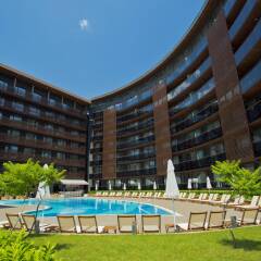 Отель Galeon Residence & SPA Солнечный берег бассейн