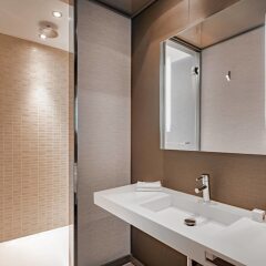 Отель AC Hotel Los Vascos by Marriott Испания, Мадрид - отзывы, цены и фото номеров - забронировать отель AC Hotel Los Vascos by Marriott онлайн ванная