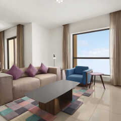 Ramada Hotel & Suites by Wyndham JBR Дубай комната для гостей