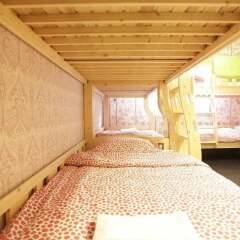 Tiger Lily Hostel Бангкок парковка