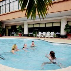 Asean HaLong Hotel бассейн
