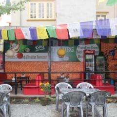 Отель Travellers Dorm Bed & Breakfast Непал, Катманду - отзывы, цены и фото номеров - забронировать отель Travellers Dorm Bed & Breakfast онлайн бассейн фото 2