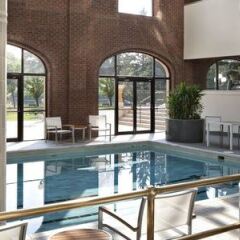 Отель Delta Hotels by Marriott Bessborough бассейн