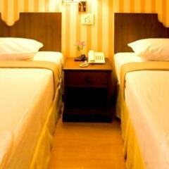 Отель Queen Lotus Guesthouse Бангкок комната для гостей фото 2