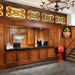 Отель Huntingdon Manor Hotel Канада, Виктория - отзывы, цены и фото номеров - забронировать отель Huntingdon Manor Hotel онлайн интерьер отеля