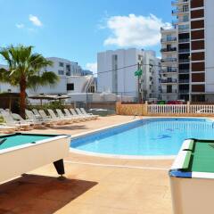 Отель Apartamentos Central City бассейн фото 2