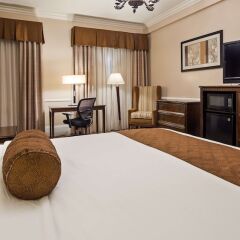 Отель Best Western Plus San Pedro Hotel & Suites США, Лос-Анджелес - отзывы, цены и фото номеров - забронировать отель Best Western Plus San Pedro Hotel & Suites онлайн удобства в номере фото 2