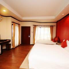 Отель Lanta Sand Resort & Spa сейф в номере