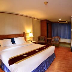 Отель Silom Village Inn комната для гостей фото 2