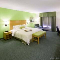 Отель Hampton Inn Suites Sarasota/Bradenton Airport комната для гостей фото 4