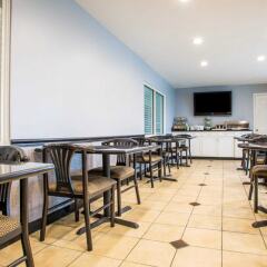 Отель Quality Inn and Suites North/Polaris США, Колумбус - отзывы, цены и фото номеров - забронировать отель Quality Inn and Suites North/Polaris онлайн питание фото 2