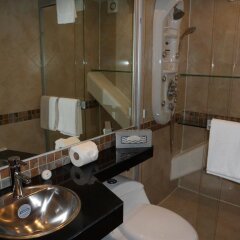 Отель Suites Capri Reforma Angel Мехико ванная фото 2
