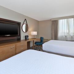 Отель Crowne Plaza Columbus North- Worthington США, Колумбус - отзывы, цены и фото номеров - забронировать отель Crowne Plaza Columbus North- Worthington онлайн удобства в номере фото 2