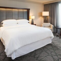 Отель Sheraton Bloomington Блумингтон комната для гостей фото 5