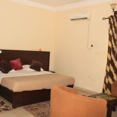 Отель Liz Ani Hotel Annex Нигерия, Калабар - отзывы, цены и фото номеров - забронировать отель Liz Ani Hotel Annex онлайн комната для гостей фото 4