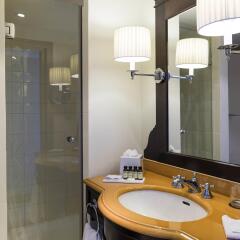 Grand Hotel Beauvau Marseille Vieux Port MGallery by Sofitel ванная фото 2