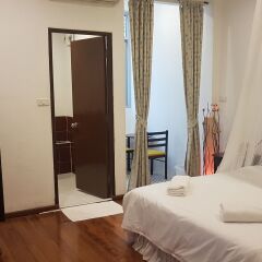 Отель Nawaporn Place Guesthouse Пхукет комната для гостей