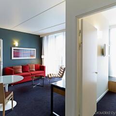 Adina Apartment Hotel Copenhagen комната для гостей фото 3