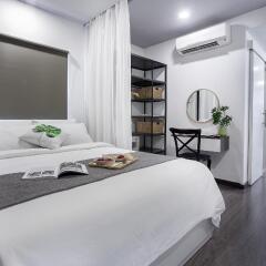 Отель La Regatta Boutique Residences комната для гостей