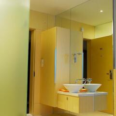 Отель Colour Inn - She Kou Branch Китай, Шэньчжэнь - отзывы, цены и фото номеров - забронировать отель Colour Inn - She Kou Branch онлайн ванная