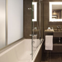 Отель Novotel Greenwich Лондон ванная