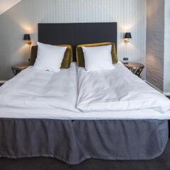 Hotel Scheelsminde Алборг сейф в номере