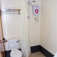 Отель DOriental Inn, Chinatown, Kuala Lumpur Малайзия, Куала-Лумпур - 2 отзыва об отеле, цены и фото номеров - забронировать отель DOriental Inn, Chinatown, Kuala Lumpur онлайн ванная фото 2