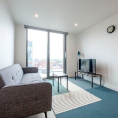 Апартаменты Modern 2 Bedroom Apartment in Northern Quarter комната для гостей фото 4
