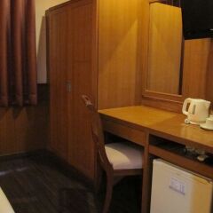 Отель Travel Lodge Suriwongse - Adult Only Бангкок удобства в номере фото 2