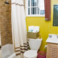 Отель New Kingston Guest Apt at The Stadium ванная
