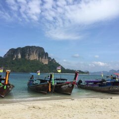 Отель Ao Nang Beach Resort пляж