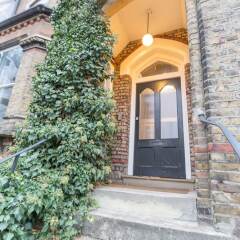 Апартаменты Spacious 1BR Period Apartment Hampstead Лондон вид на фасад