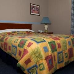 Valemount Hotel комната для гостей