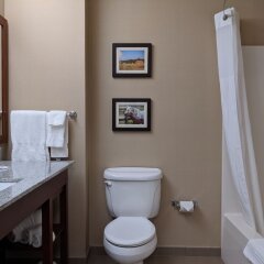 Comfort Inn & Suites Northern Kentucky in Wilder, United States of America from 161$, photos, reviews - zenhotels.com bathroom