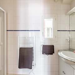 Отель 20 - Design Flat Père Lachaise Париж ванная