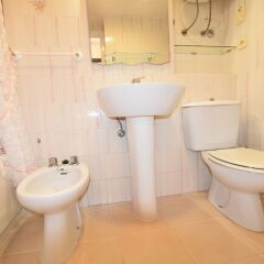 Отель Apartamento Adriatico Beach Испания, Ла Пинеда - отзывы, цены и фото номеров - забронировать отель Apartamento Adriatico Beach онлайн ванная