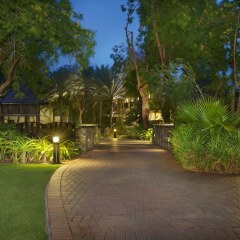 Отель JA Palm Tree Court парковка