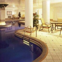 Отель Manoir Victoria Канада, Квебек - отзывы, цены и фото номеров - забронировать отель Manoir Victoria онлайн бассейн фото 3