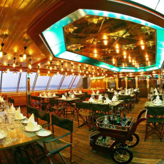 Vintage Luxury Yacht Hotel фото 2