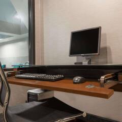 Отель Hawthorn Suites by Wyndham Columbus West удобства в номере
