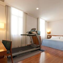 Отель Tryp Madrid Atocha Hotel Испания, Мадрид - 8 отзывов об отеле, цены и фото номеров - забронировать отель Tryp Madrid Atocha Hotel онлайн фитнесс-зал фото 2