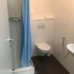 Отель KN Kahtan Boarding House Мюнхен ванная фото 2