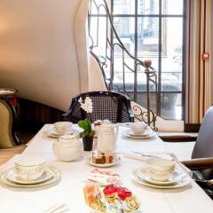 Отель Hôtel Chateaubriand Champs Elysées Париж в номере фото 2