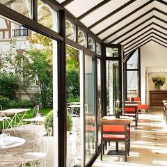 Отель Jardin De Neuilly Нёйи-сюр-Сен