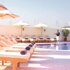 Movenpick Hotel & Apartments Bur Dubai бассейн фото 3