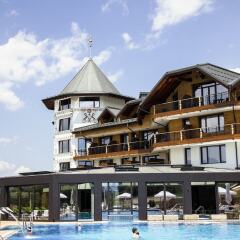 Hot Springs Medical and Spa Hotel бассейн